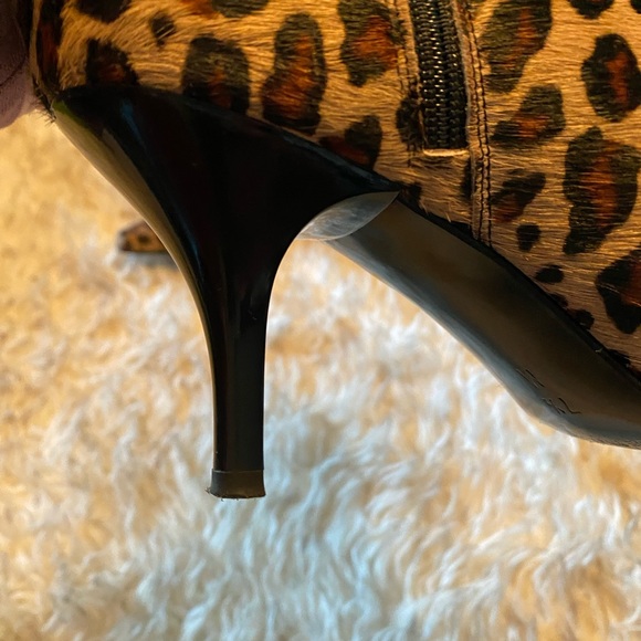 Casual Corner animal print bootie 7.5 - Picture 4 of 10